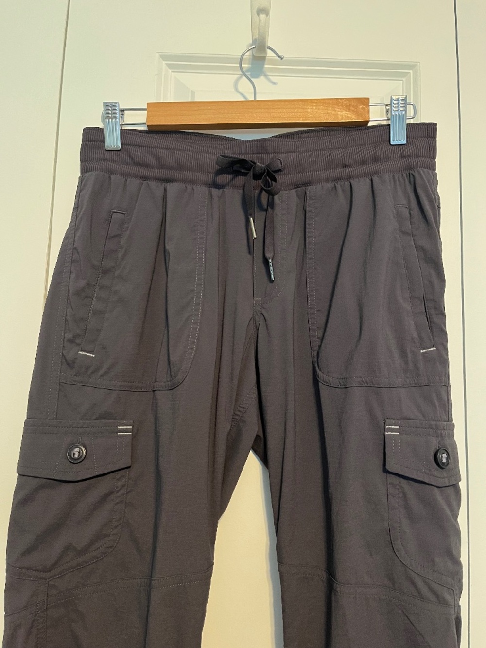 Women's LL Bean Vista Camp-Hike-Walk Pants, Straight Leg Cargo, Sz Pet Small - Picture 6 of 12
